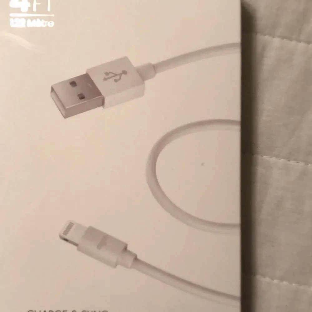Press Play 4 FT Lightning Cable in White